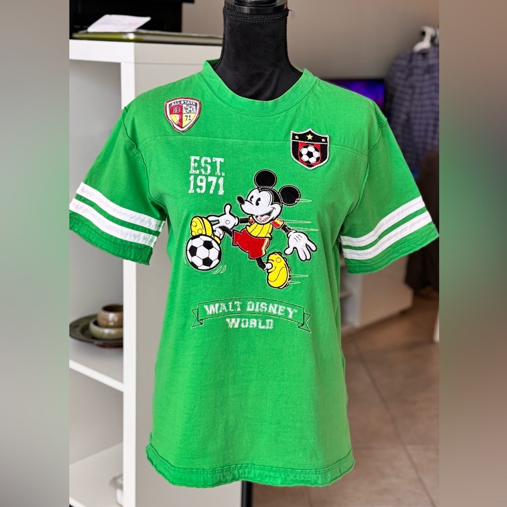 Vintage Disney Mickey Mouse Soccer T-Shirt Green Size XL (Youth Fit)